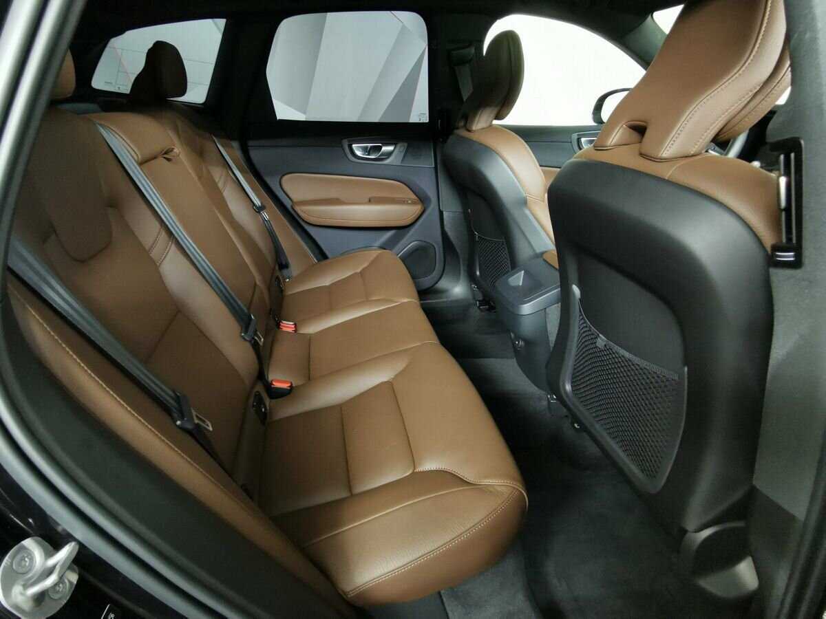 Volvo XC60 с пробегом — 2023 год. Фото: #10