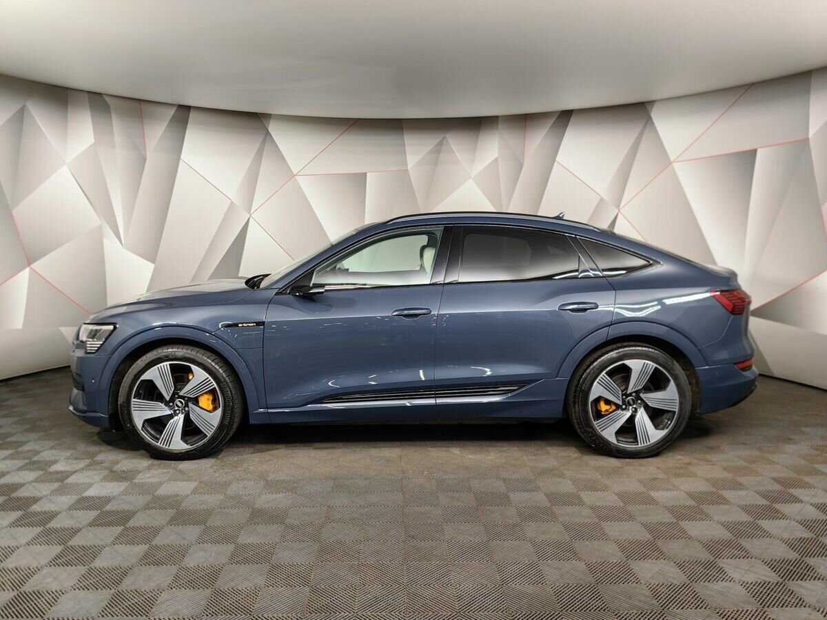Audi e-tron Sportback с пробегом — 2021 год. Фото: #4