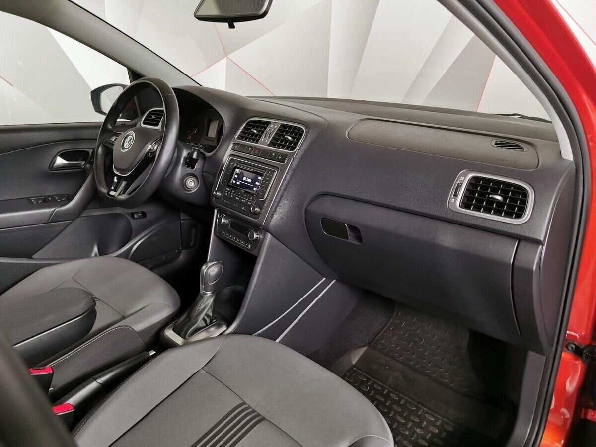 Volkswagen Polo с пробегом — 2016 год. Фото: #8