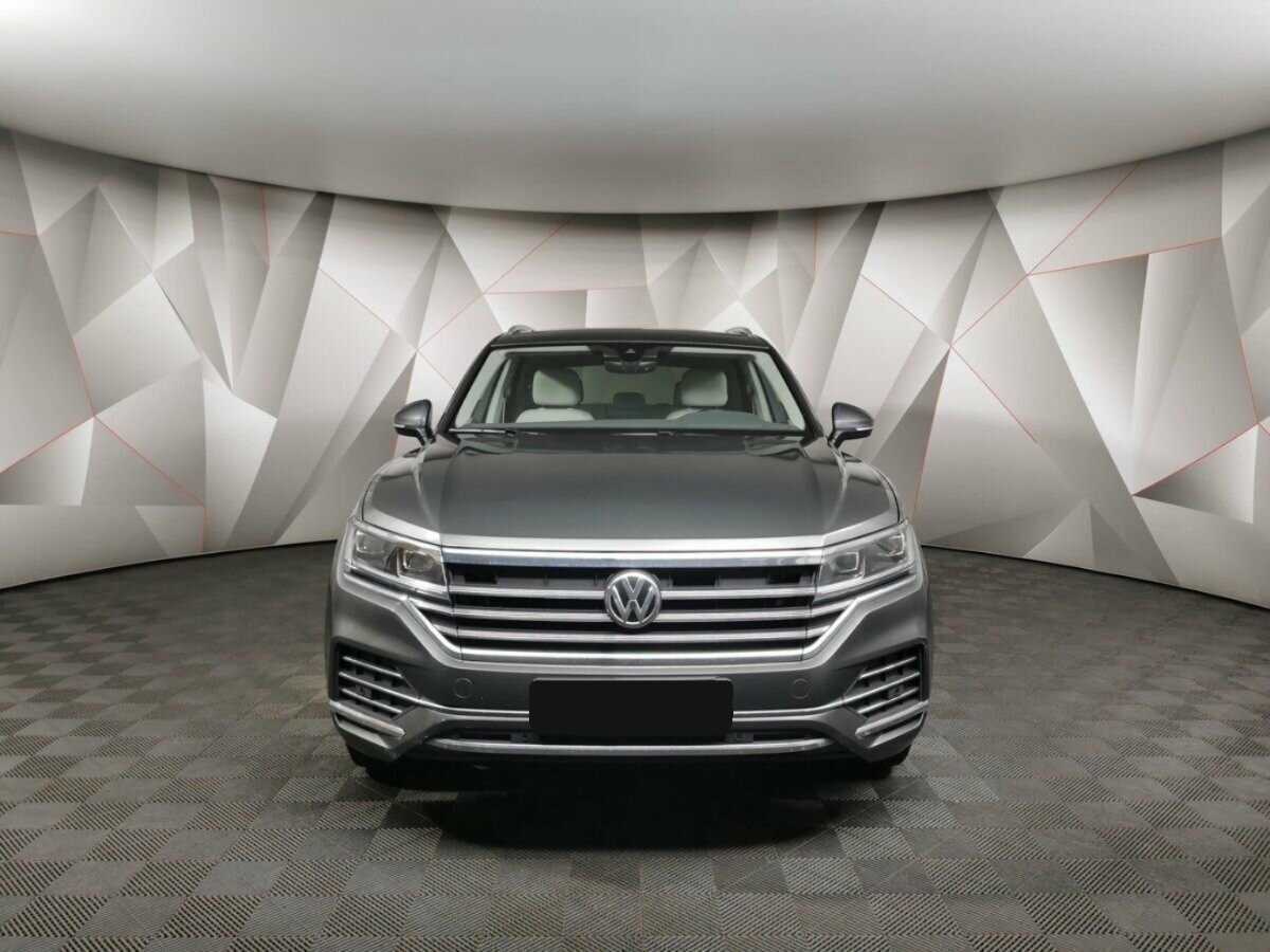 Volkswagen Touareg с пробегом — 2019 год. Фото: #6