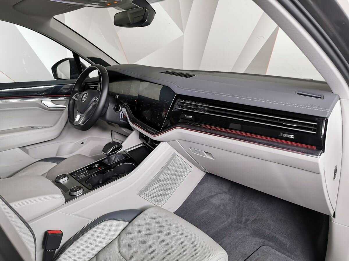 Volkswagen Touareg с пробегом — 2019 год. Фото: #8