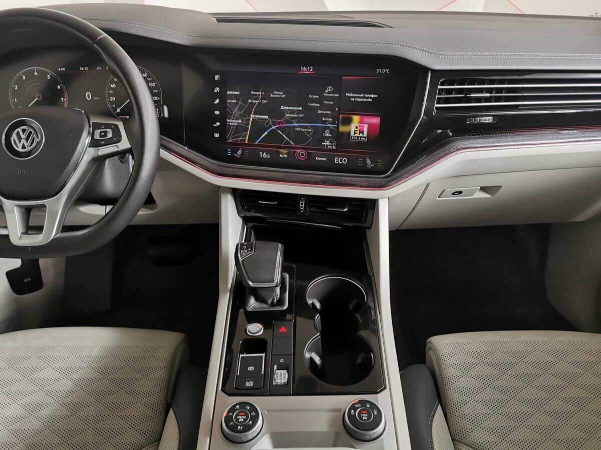 Volkswagen Touareg с пробегом — 2019 год. Фото: #10
