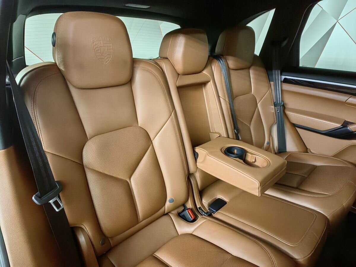 Porsche Cayenne с пробегом — 2016 год. Фото: #12