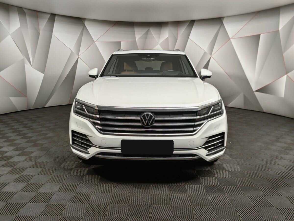 Volkswagen Touareg с пробегом — 2021 год. Фото: #6