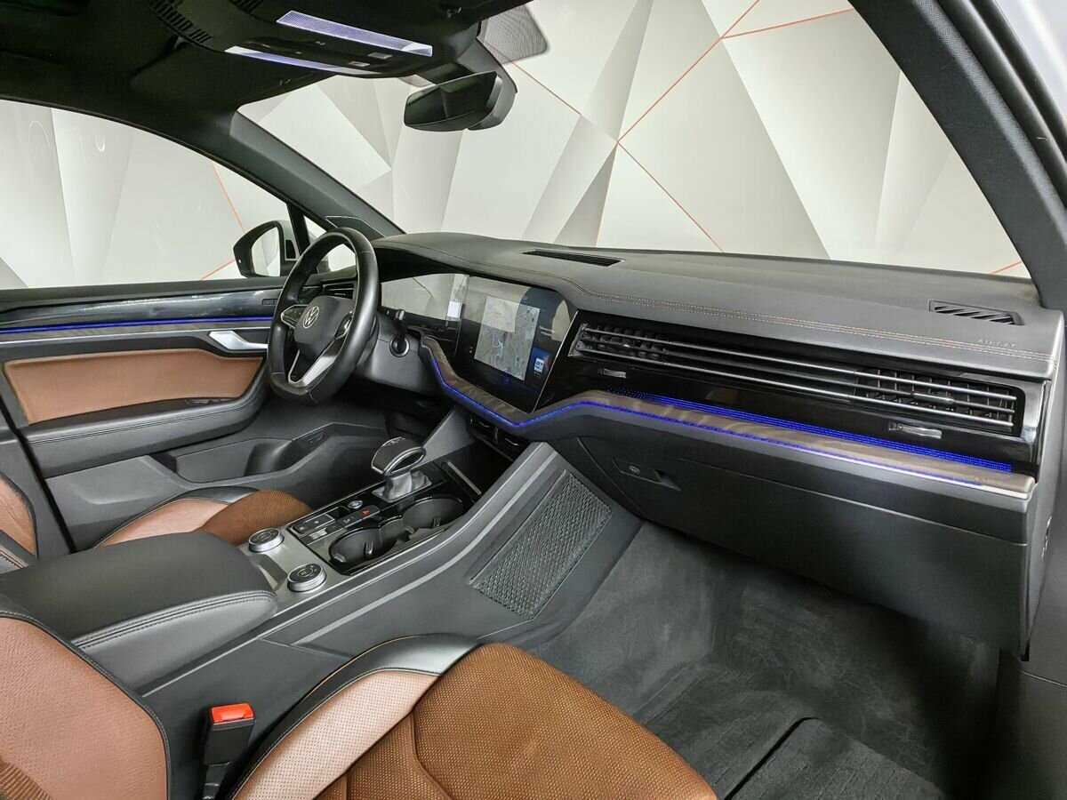 Volkswagen Touareg с пробегом — 2021 год. Фото: #8