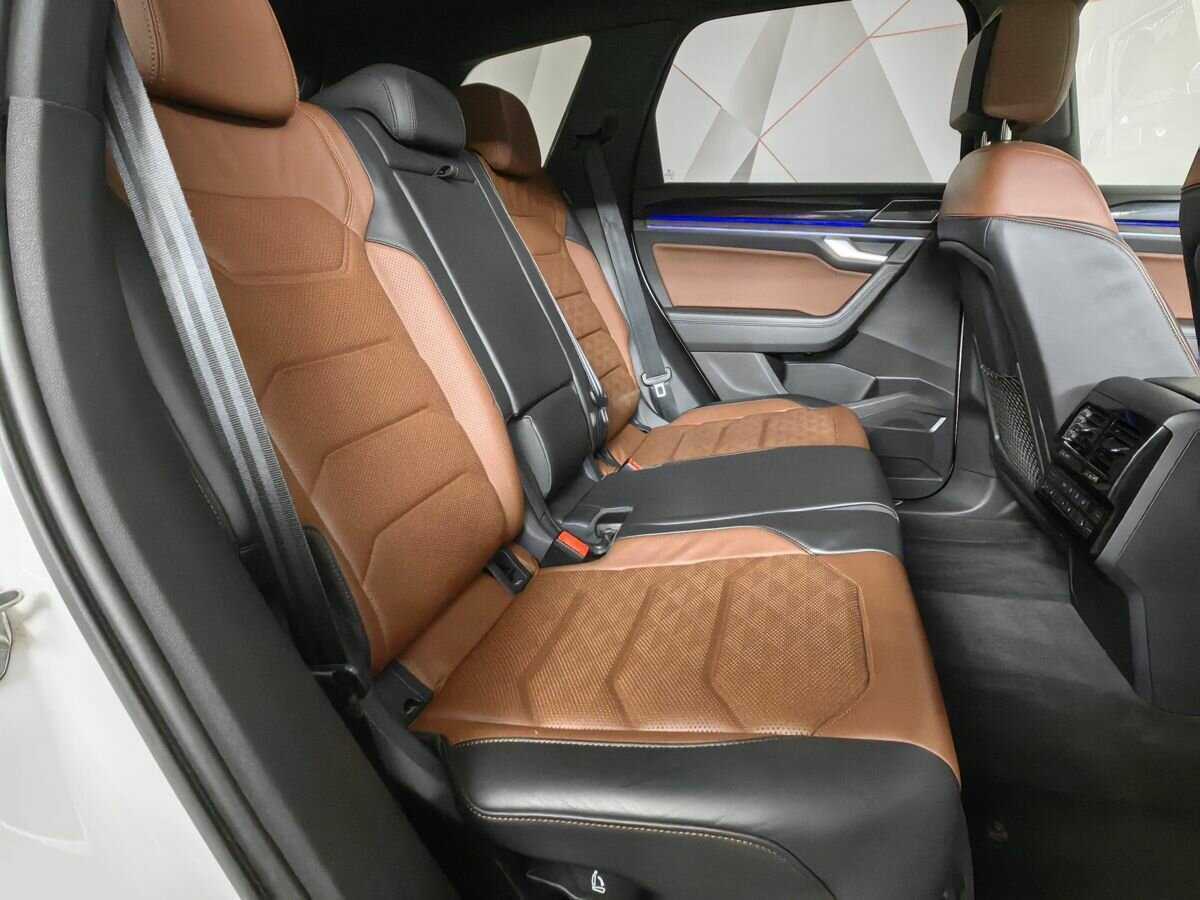 Volkswagen Touareg с пробегом — 2021 год. Фото: #11