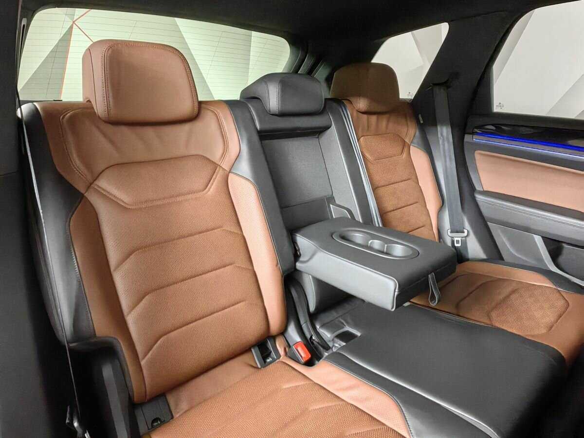 Volkswagen Touareg с пробегом — 2021 год. Фото: #12