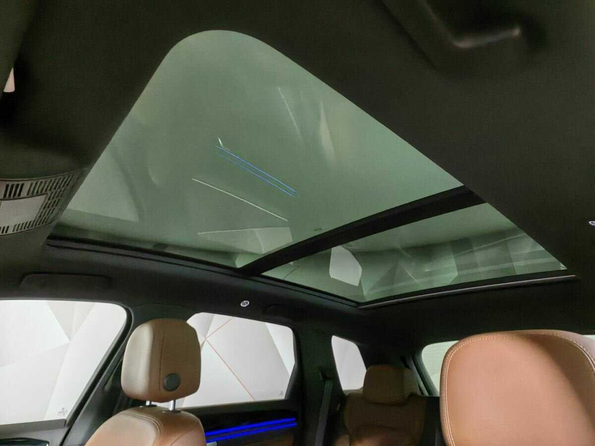 Volkswagen Touareg с пробегом — 2021 год. Фото: #17