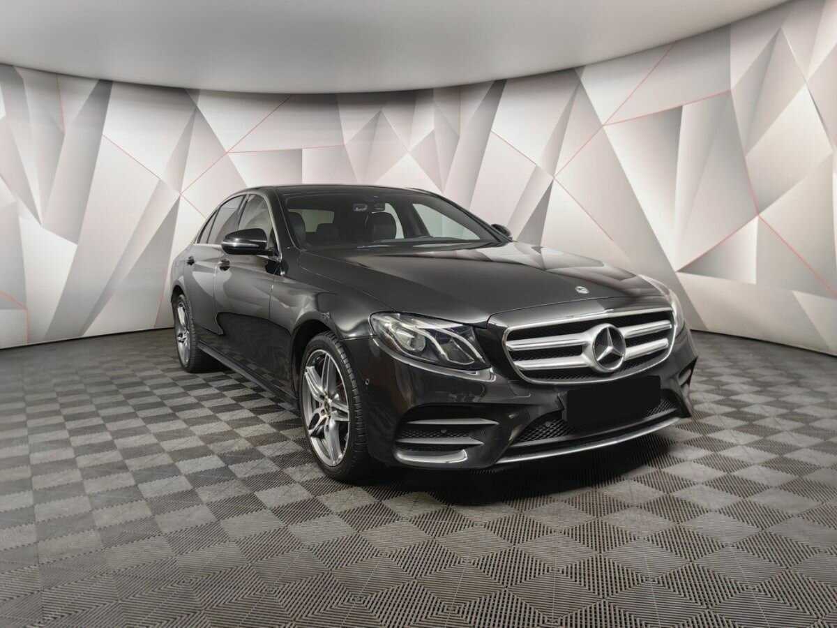 Mercedes-Benz E-Класс с пробегом — 2019 год. Фото: #2