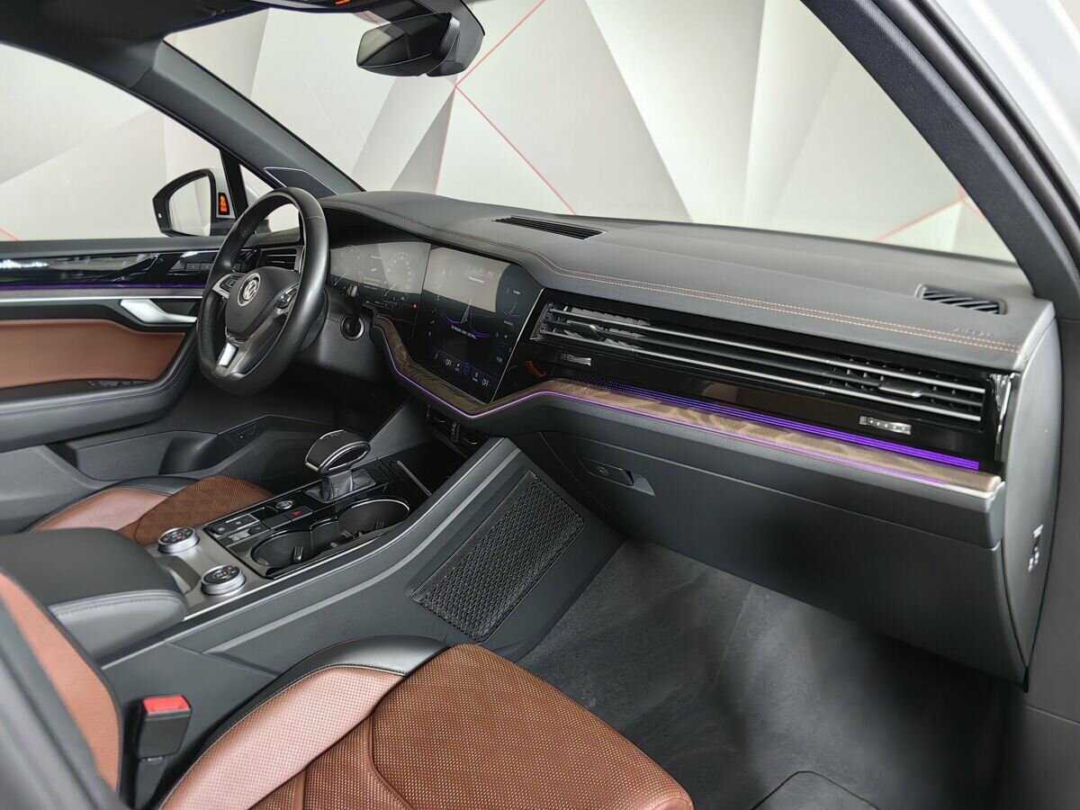 Volkswagen Touareg с пробегом — 2019 год. Фото: #8