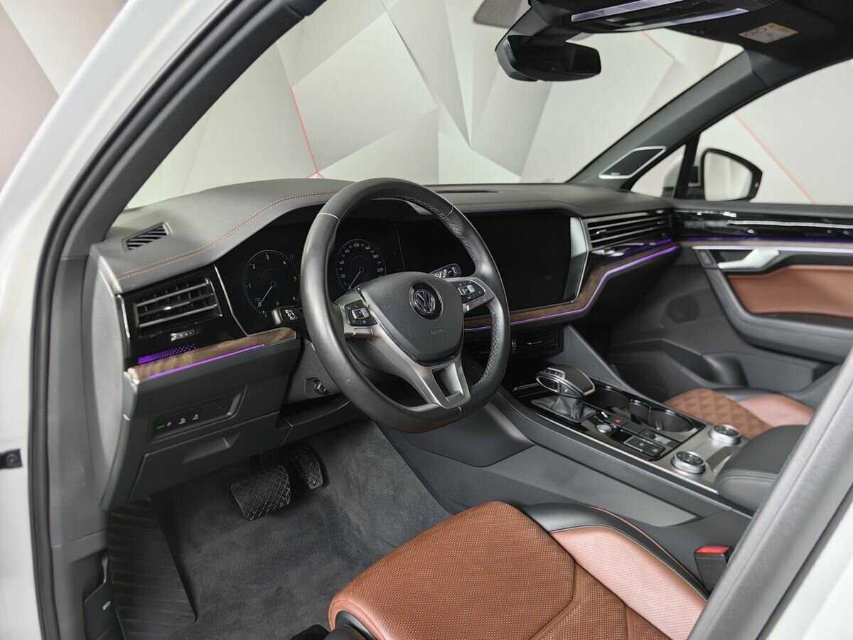 Volkswagen Touareg с пробегом — 2019 год. Фото: #13