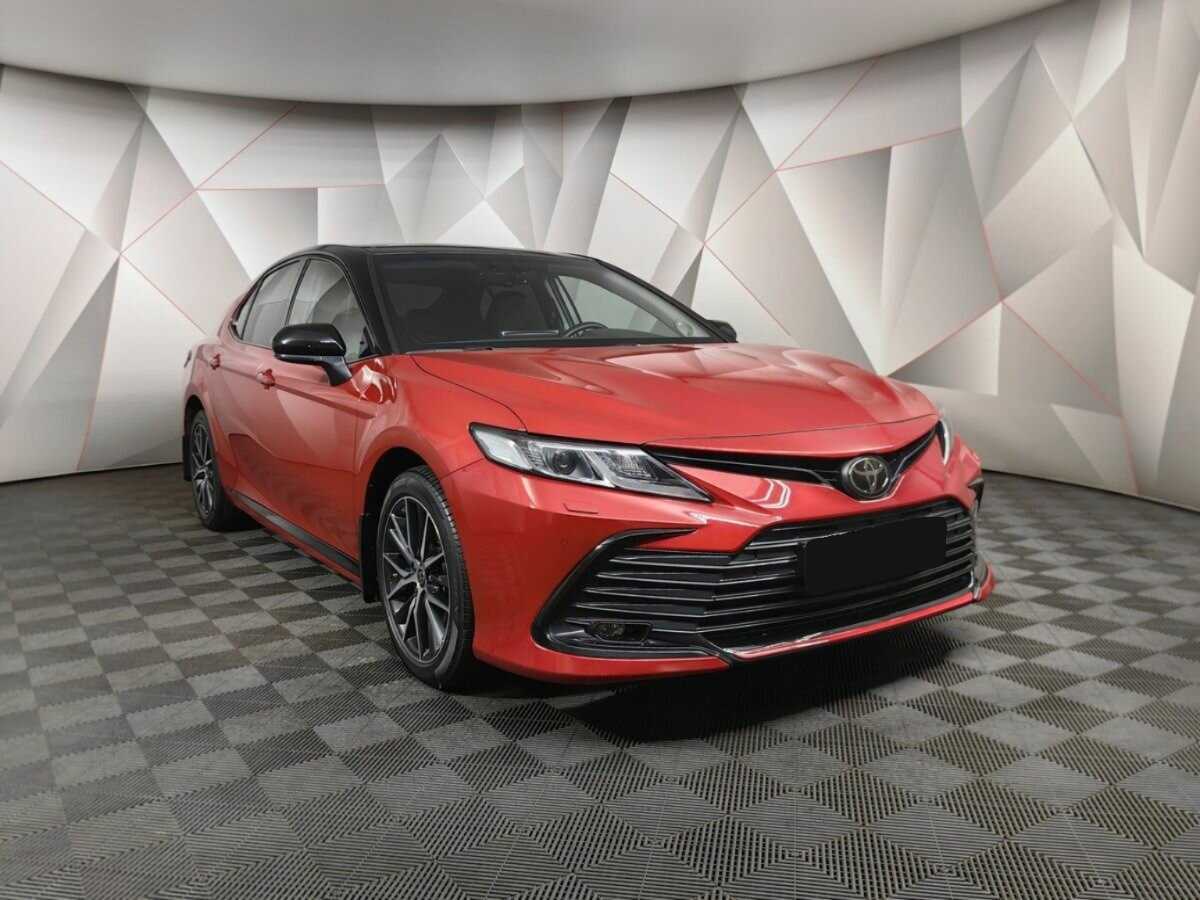 Toyota Camry с пробегом — 2021 год. Фото: #2