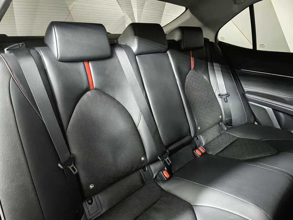 Toyota Camry с пробегом — 2021 год. Фото: #11