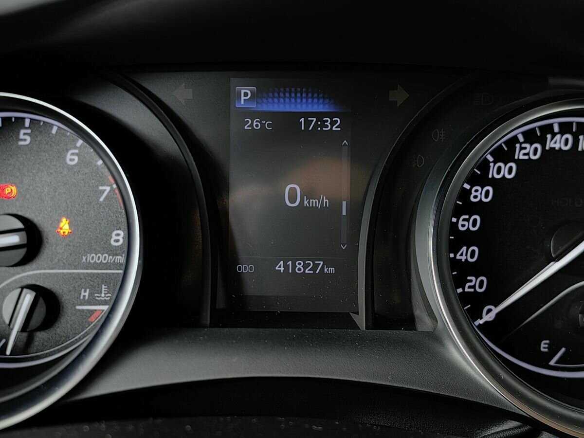 Toyota Camry с пробегом — 2021 год. Фото: #16