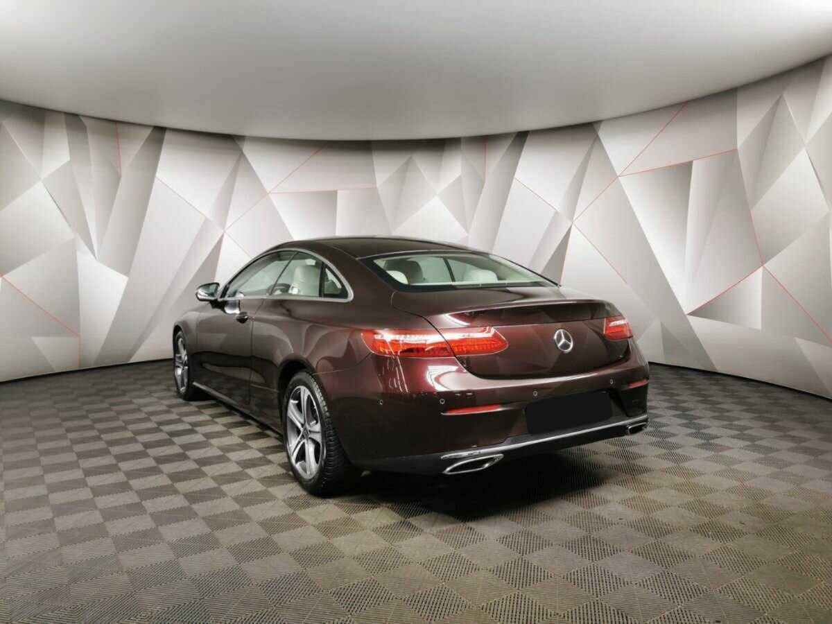 Mercedes-Benz E-Класс с пробегом — 2019 год. Фото: #3