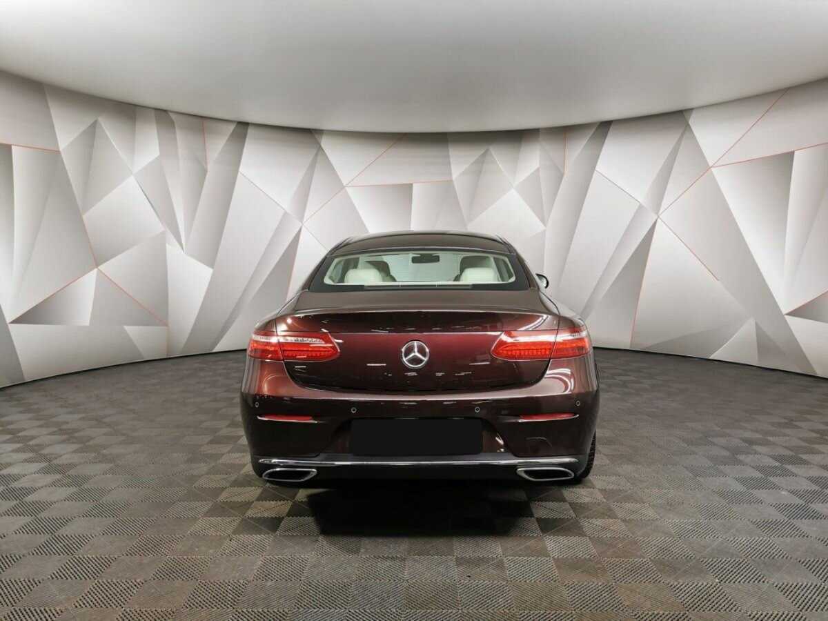 Mercedes-Benz E-Класс с пробегом — 2019 год. Фото: #6