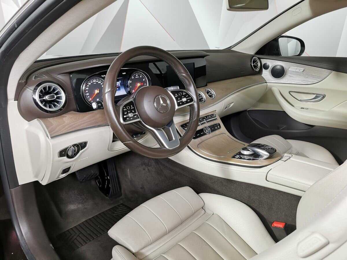 Mercedes-Benz E-Класс с пробегом — 2019 год. Фото: #12