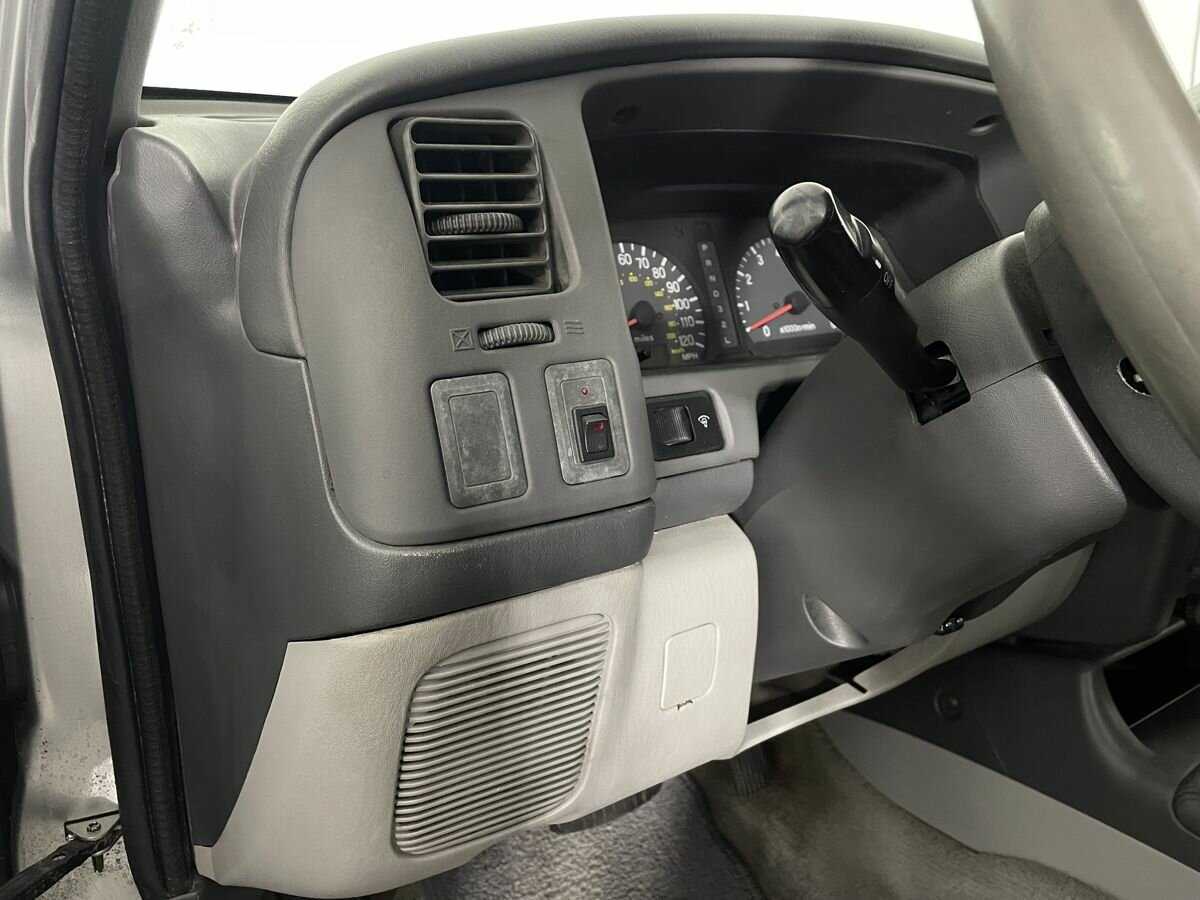 Mitsubishi Montero Sport с пробегом — 2000 год. Фото: #7