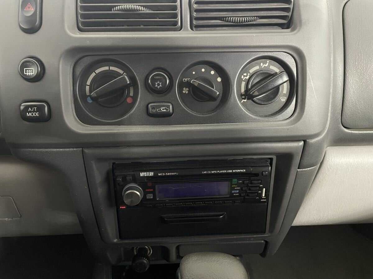 Mitsubishi Montero Sport с пробегом — 2000 год. Фото: #10
