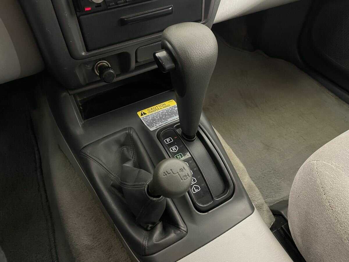 Mitsubishi Montero Sport с пробегом — 2000 год. Фото: #11