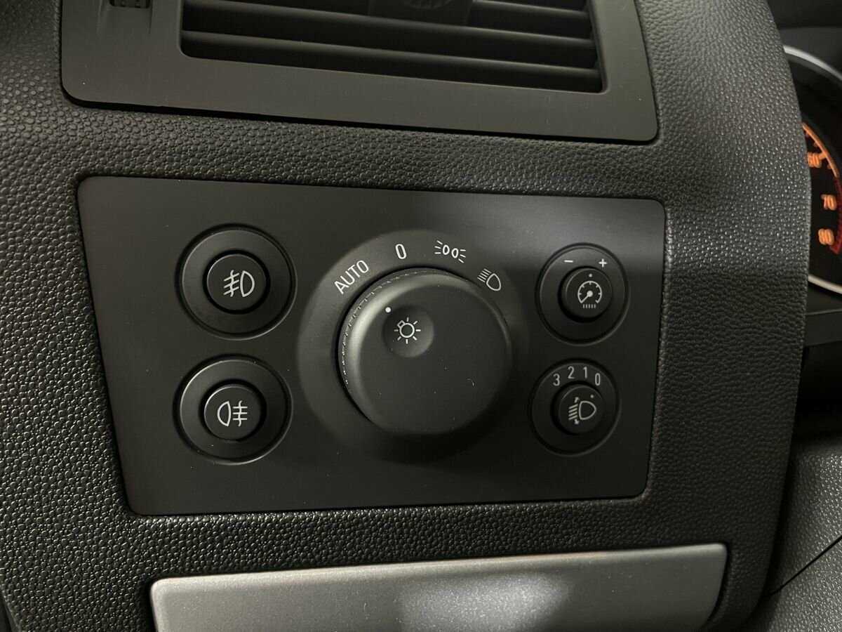 Opel Zafira с пробегом — 2012 год. Фото: #8