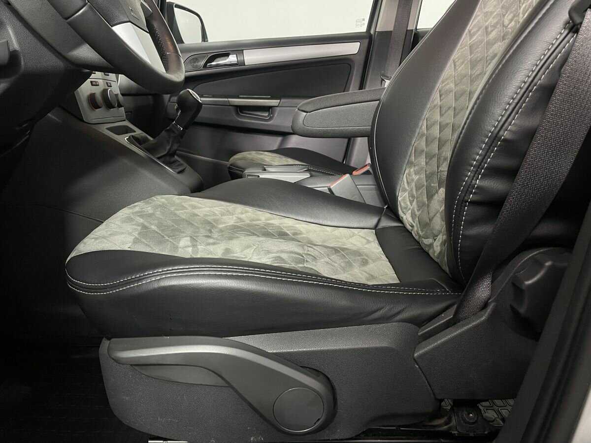 Opel Zafira с пробегом — 2012 год. Фото: #9