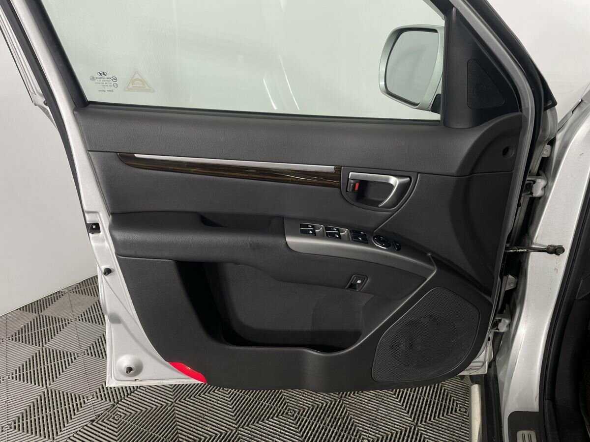 Hyundai Santa Fe с пробегом — 2011 год. Фото: #7