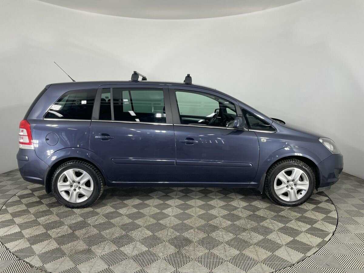 Opel Zafira с пробегом — 2010 год. Фото: #3