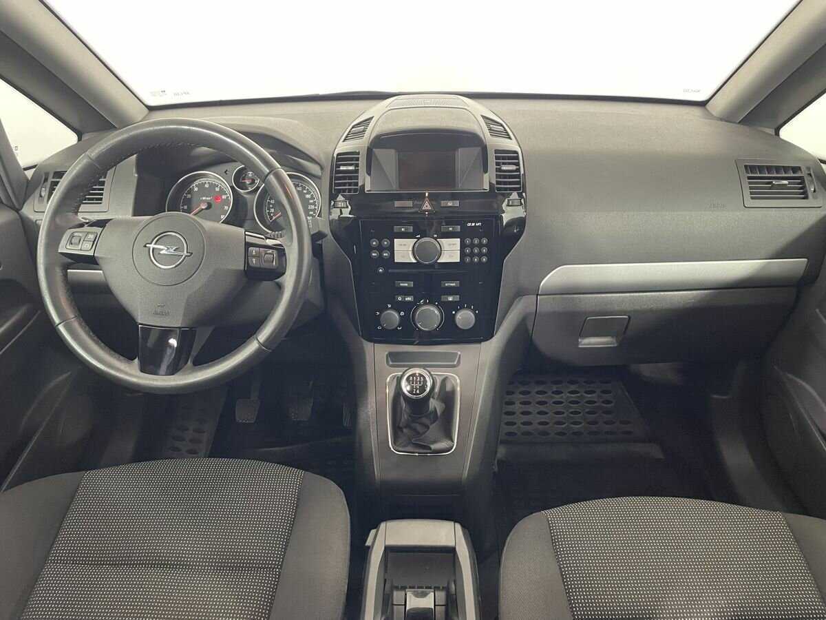 Opel Zafira с пробегом — 2010 год. Фото: #6