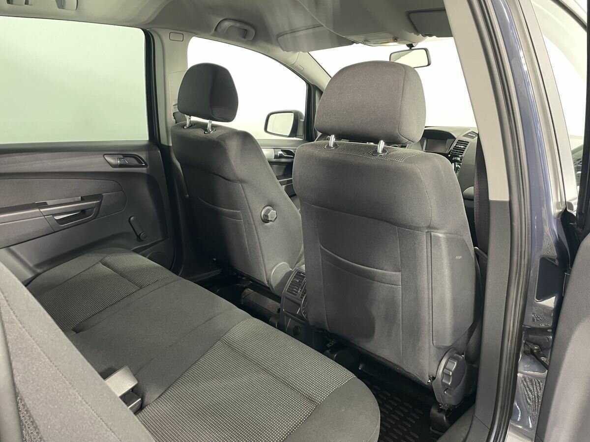 Opel Zafira с пробегом — 2010 год. Фото: #15