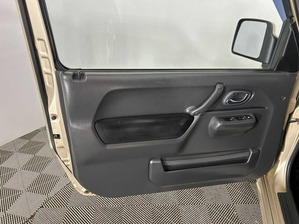 Suzuki Jimny с пробегом — 2008 год. Фото: #7