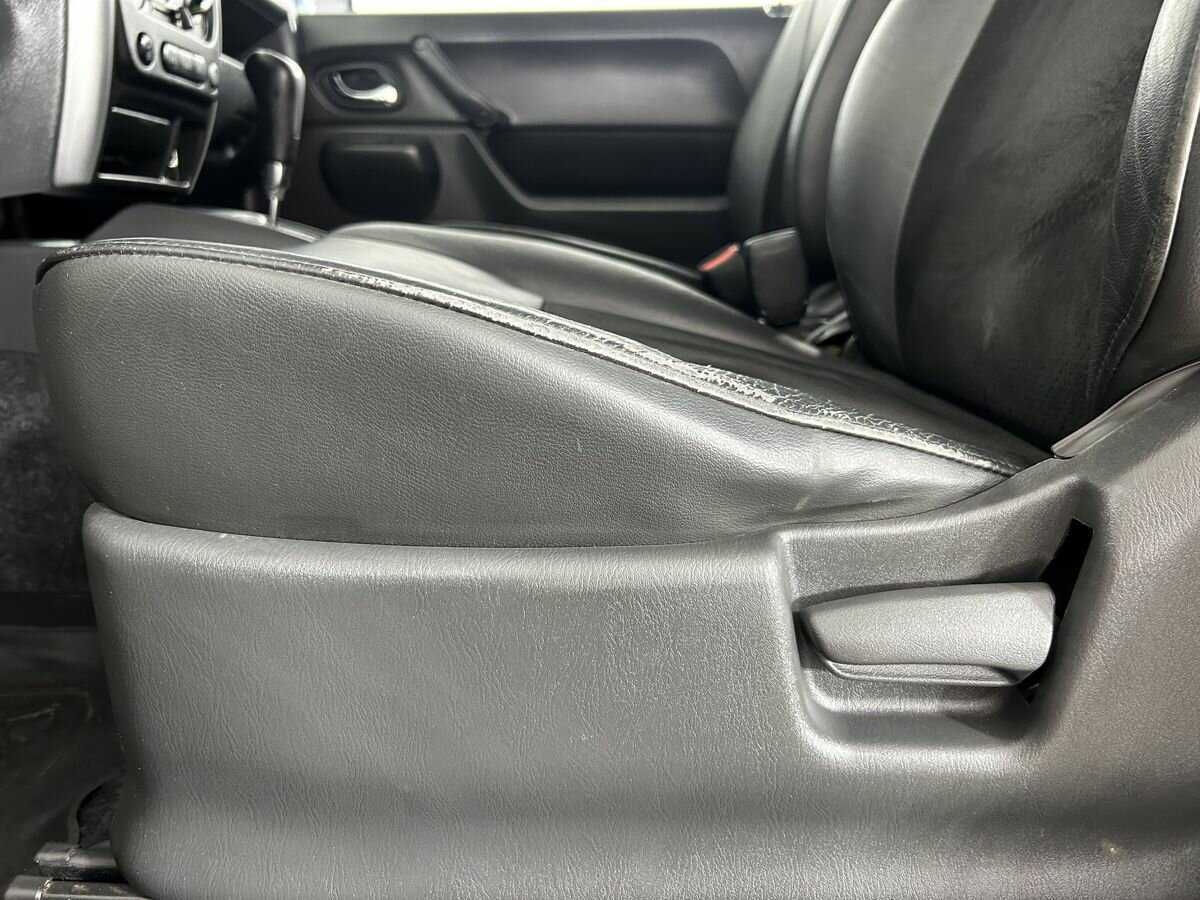 Suzuki Jimny с пробегом — 2008 год. Фото: #9