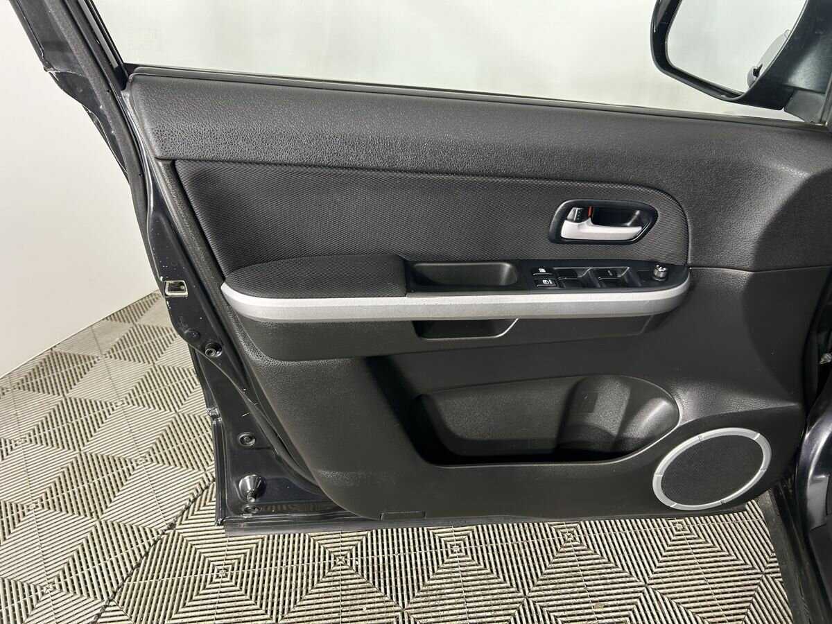 Suzuki Grand Vitara с пробегом — 2010 год. Фото: #7