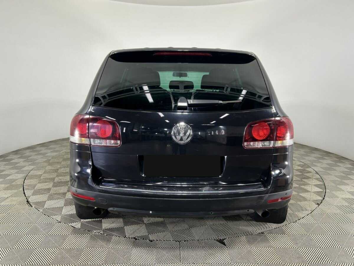 Volkswagen Touareg с пробегом — 2010 год. Фото: #2