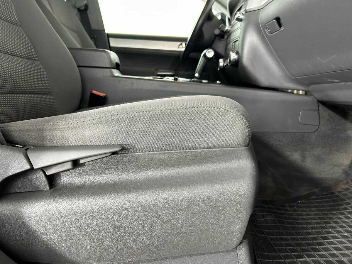 Volkswagen Touareg с пробегом — 2010 год. Фото: #11