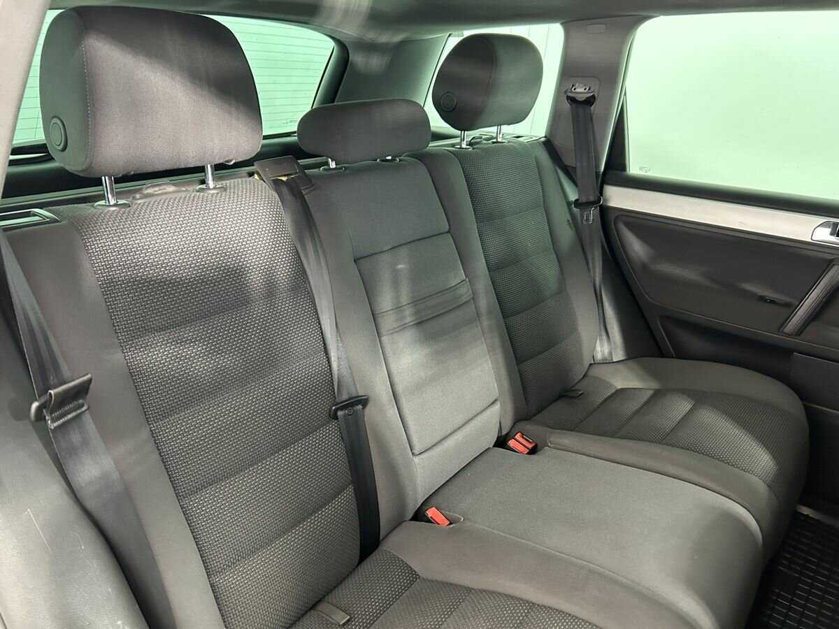 Volkswagen Touareg с пробегом — 2010 год. Фото: #12