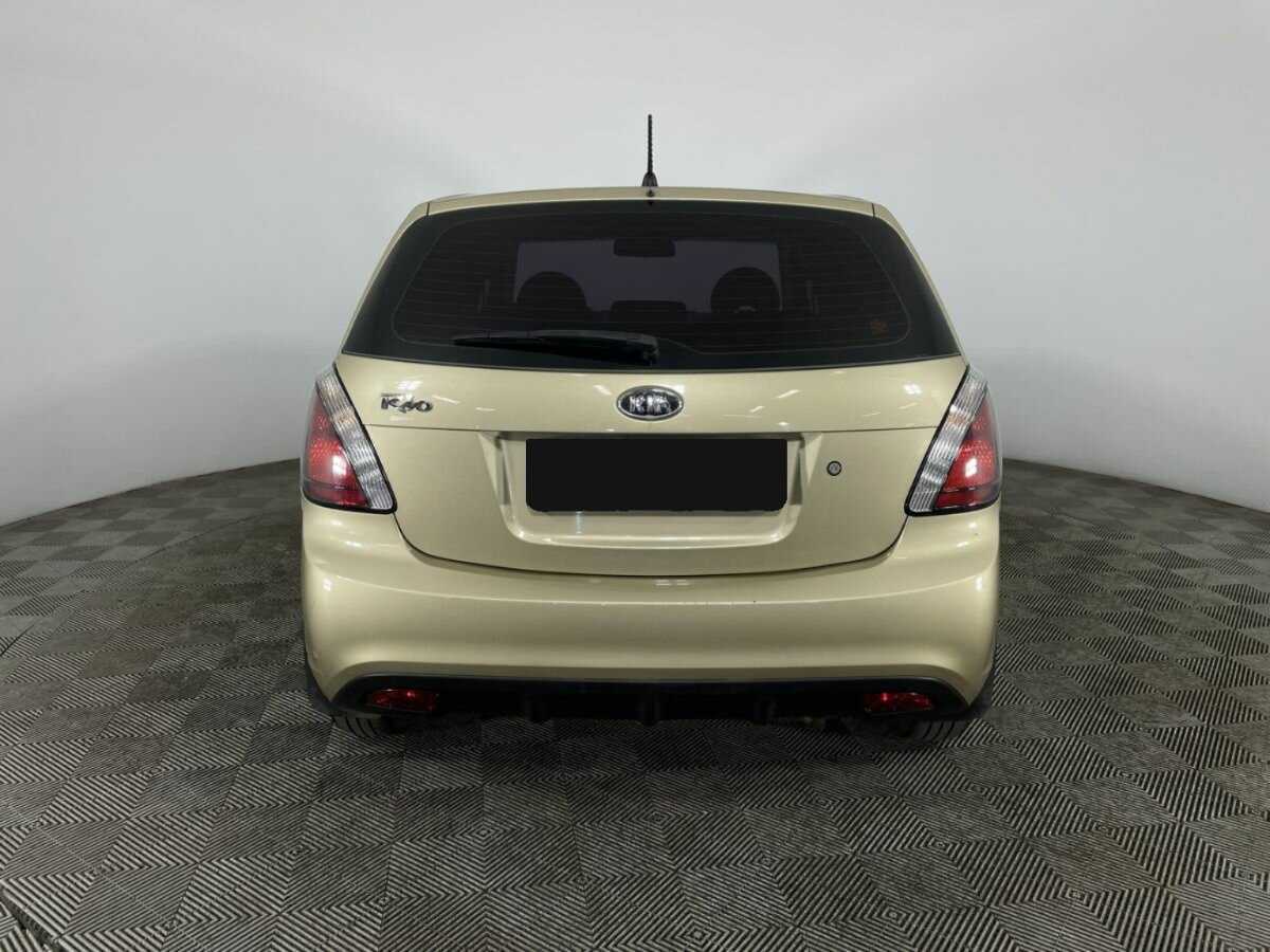 Kia Rio с пробегом — 2010 год. Фото: #2