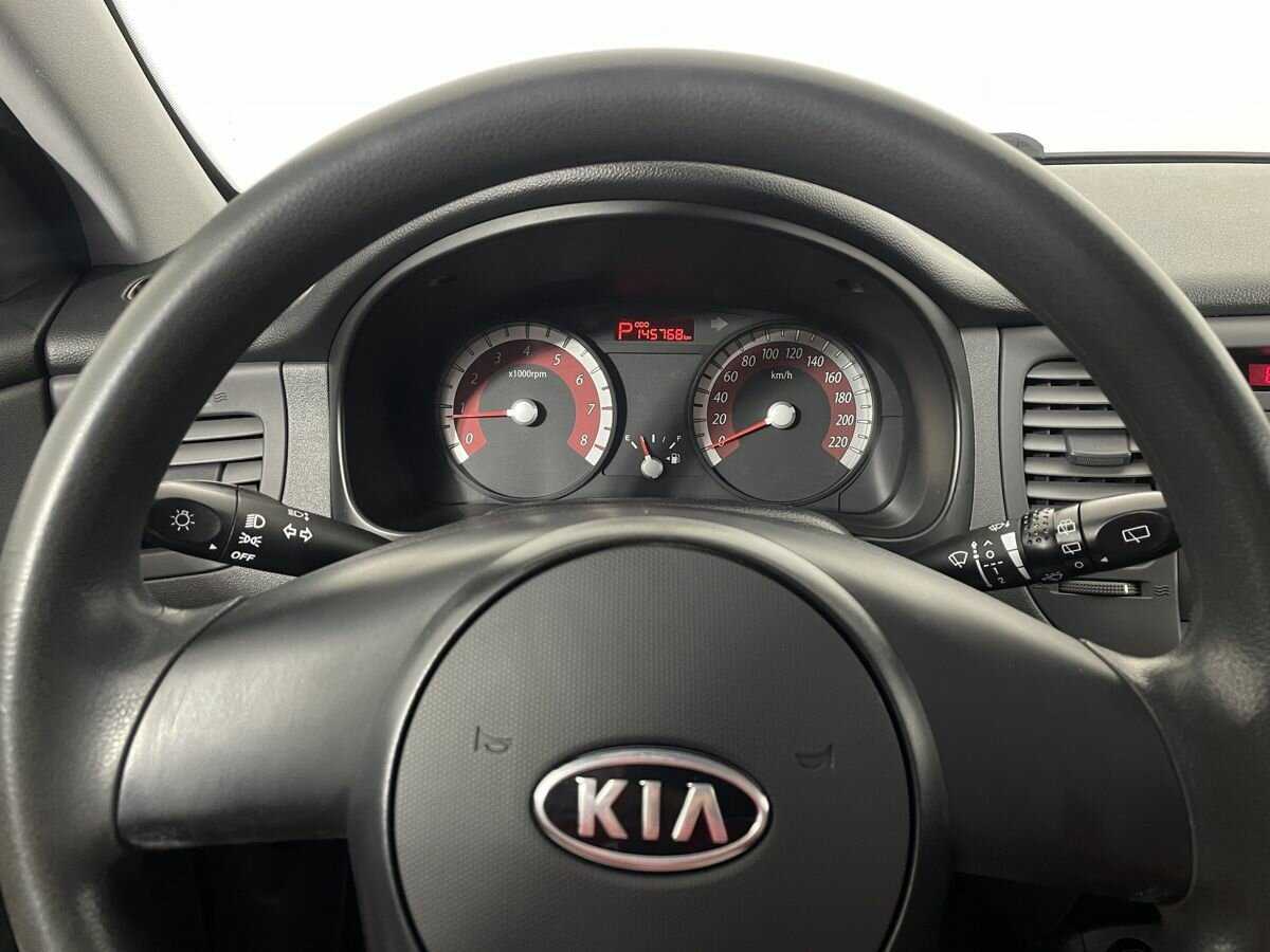 Kia Rio с пробегом — 2010 год. Фото: #10