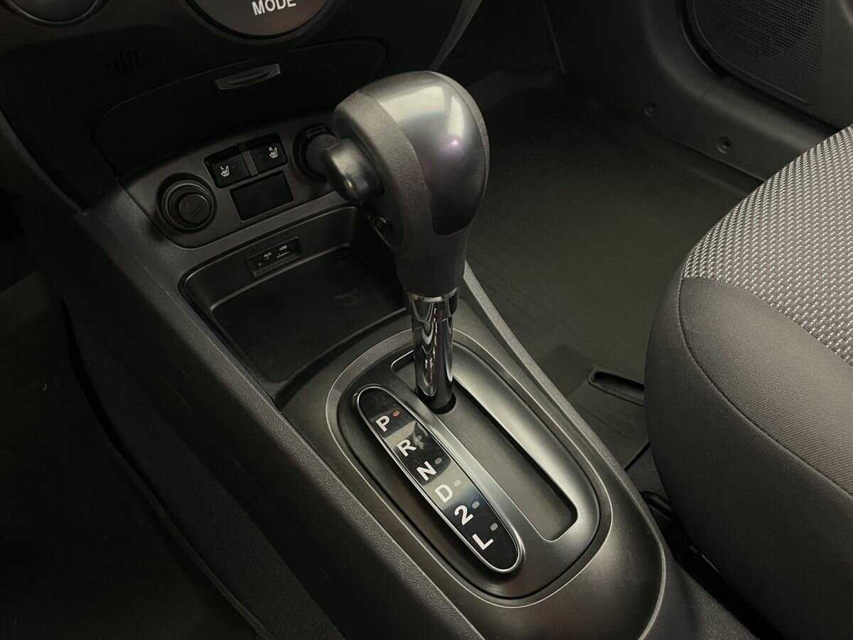 Kia Rio с пробегом — 2010 год. Фото: #12