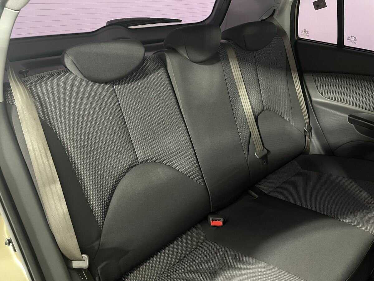 Kia Rio с пробегом — 2010 год. Фото: #14