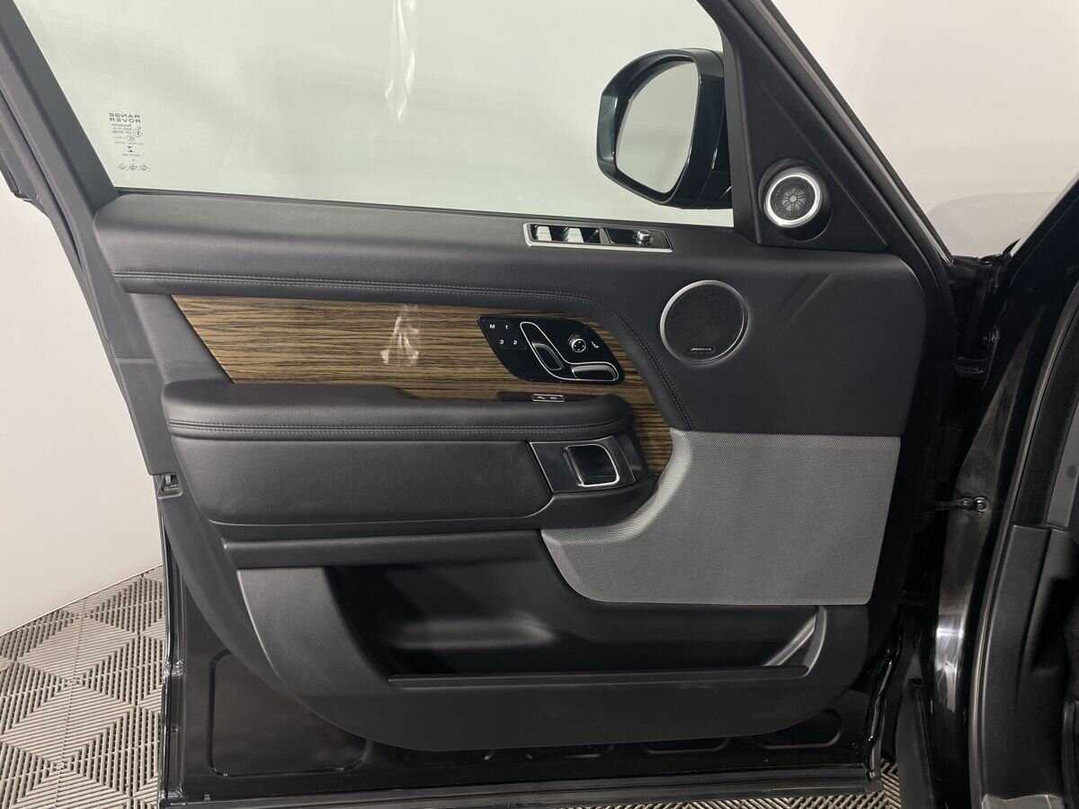 Land Rover Range Rover с пробегом — 2018 год. Фото: #7