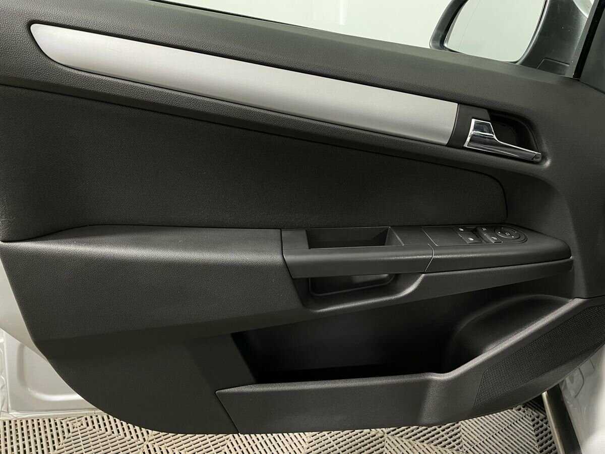 Opel Astra с пробегом — 2010 год. Фото: #7