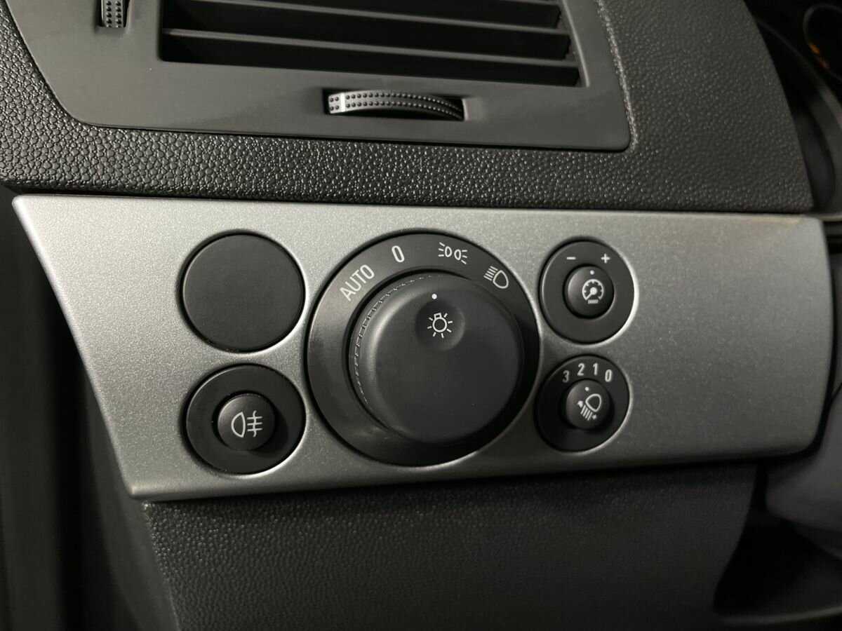 Opel Astra с пробегом — 2010 год. Фото: #8