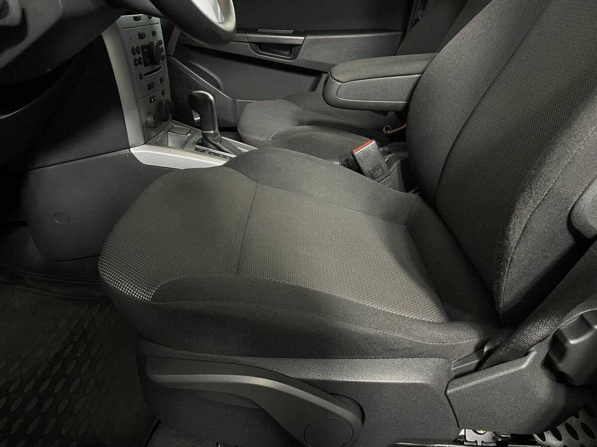 Opel Astra с пробегом — 2010 год. Фото: #9