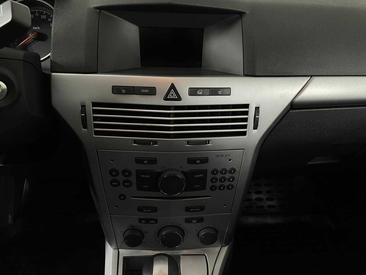 Opel Astra с пробегом — 2010 год. Фото: #11