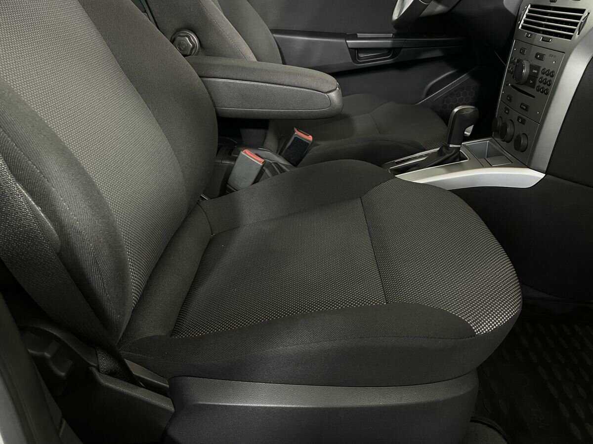 Opel Astra с пробегом — 2010 год. Фото: #13