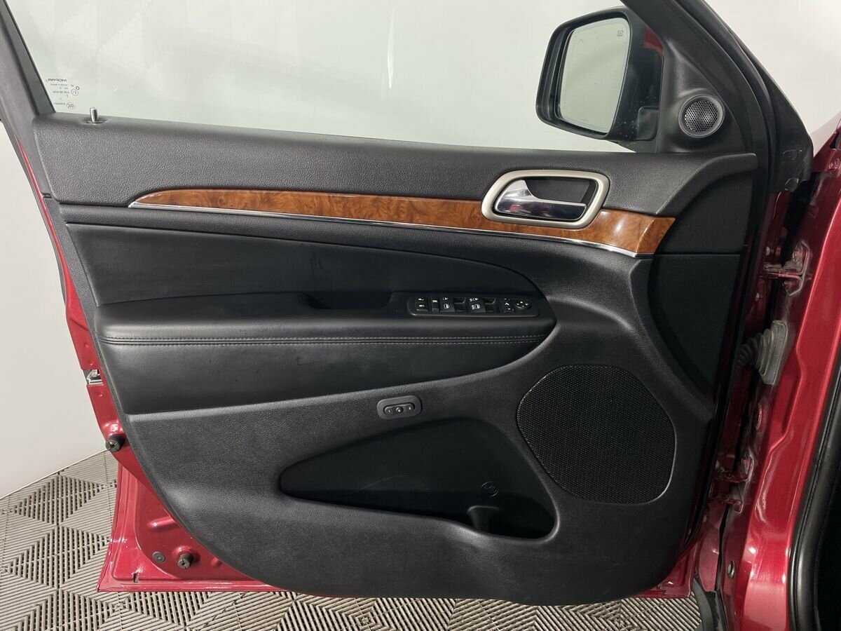 Jeep Grand Cherokee с пробегом — 2012 год. Фото: #7