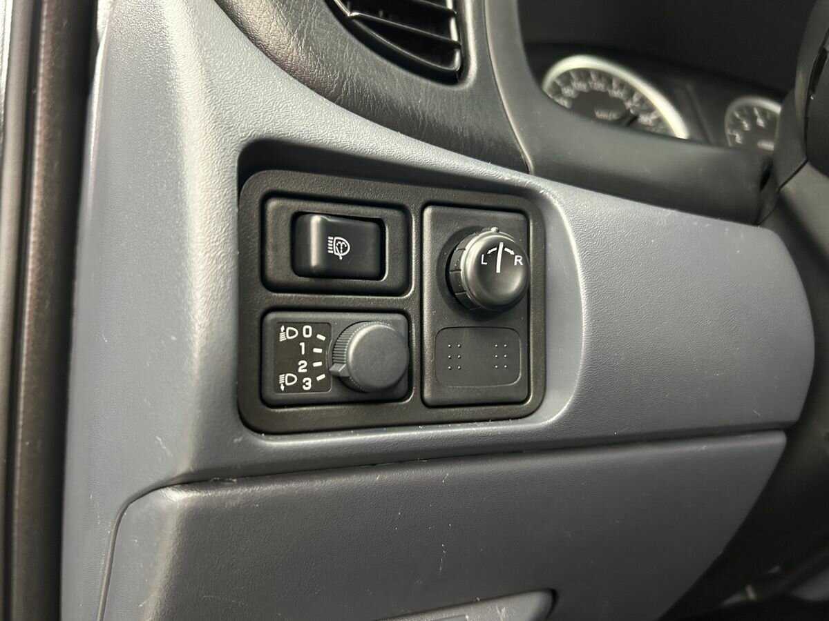 Nissan Almera с пробегом — 2005 год. Фото: #8