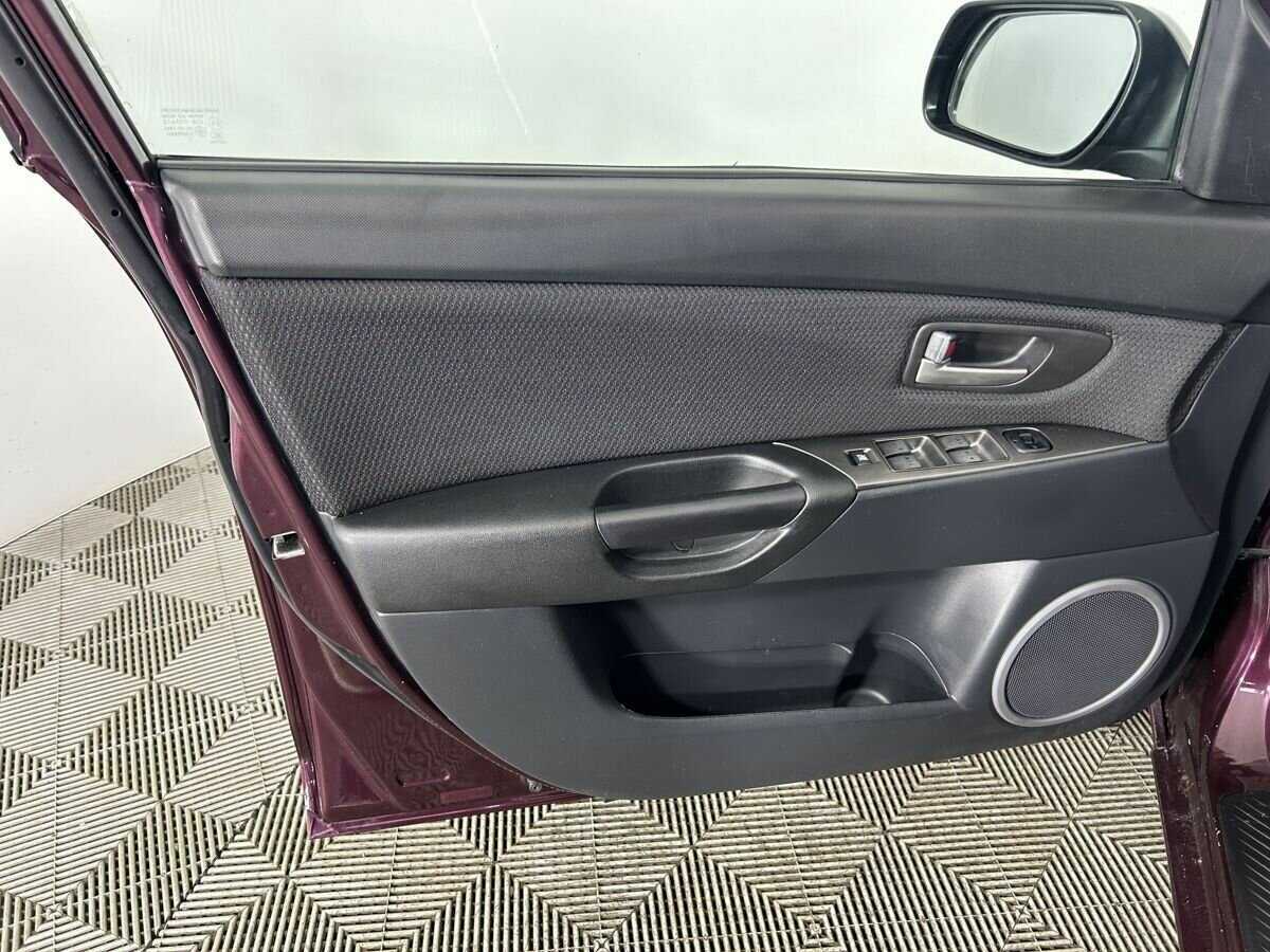Mazda 3 с пробегом — 2007 год. Фото: #7