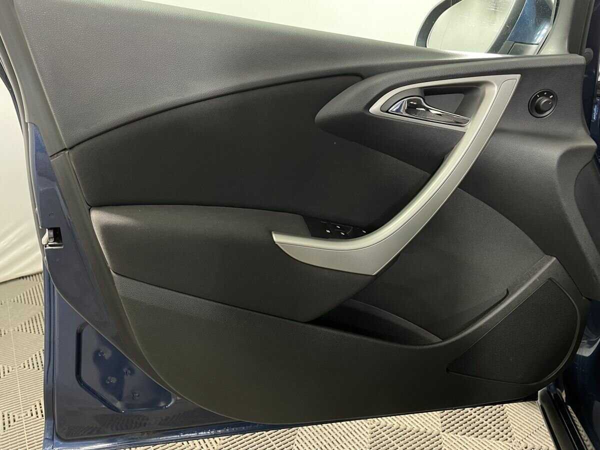 Opel Astra с пробегом — 2010 год. Фото: #7